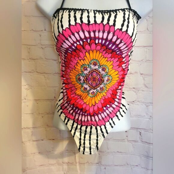 NWT Trina Turk "Ibiza" Print One Pc. Bandeau Swimsuit Sz.4 MSRP $158 - Picture 1 of 7